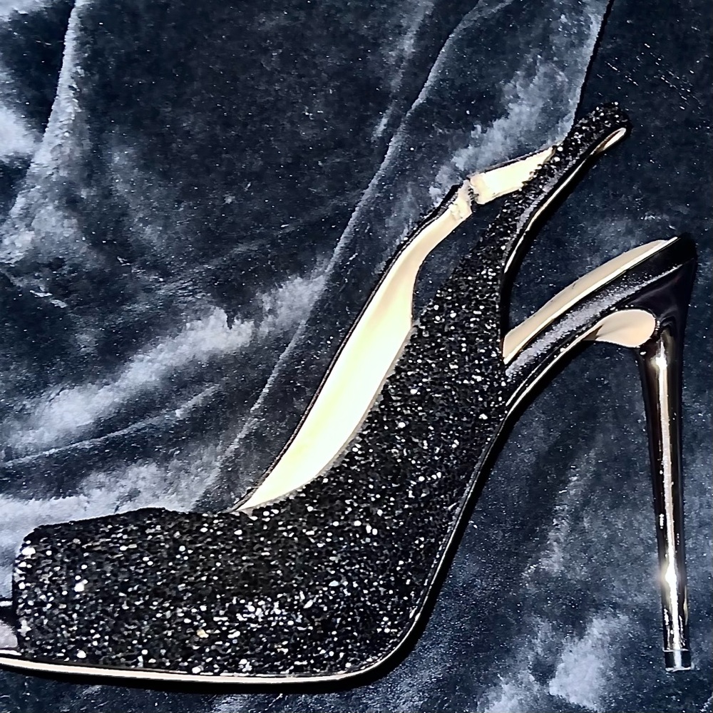 IMAGINE (VINCE CAMUTO) PUMP